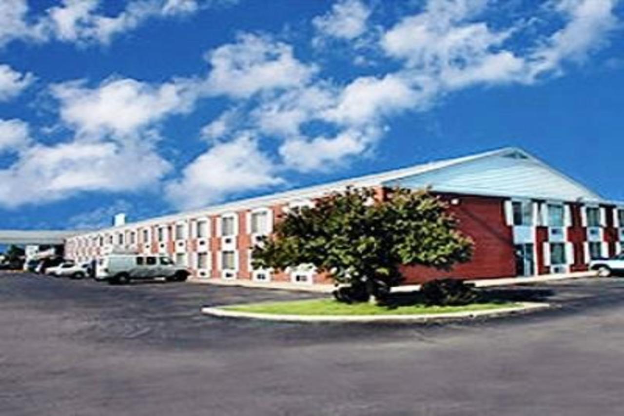 Aurora Fox Valley Inn Εξωτερικό φωτογραφία